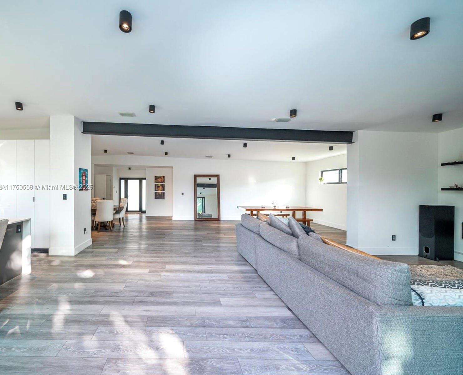 Miami | 19600 19th Ave N/A | Picture 12