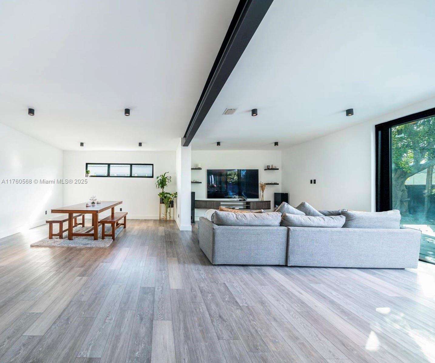 Miami | 19600 19th Ave N/A | Picture 6