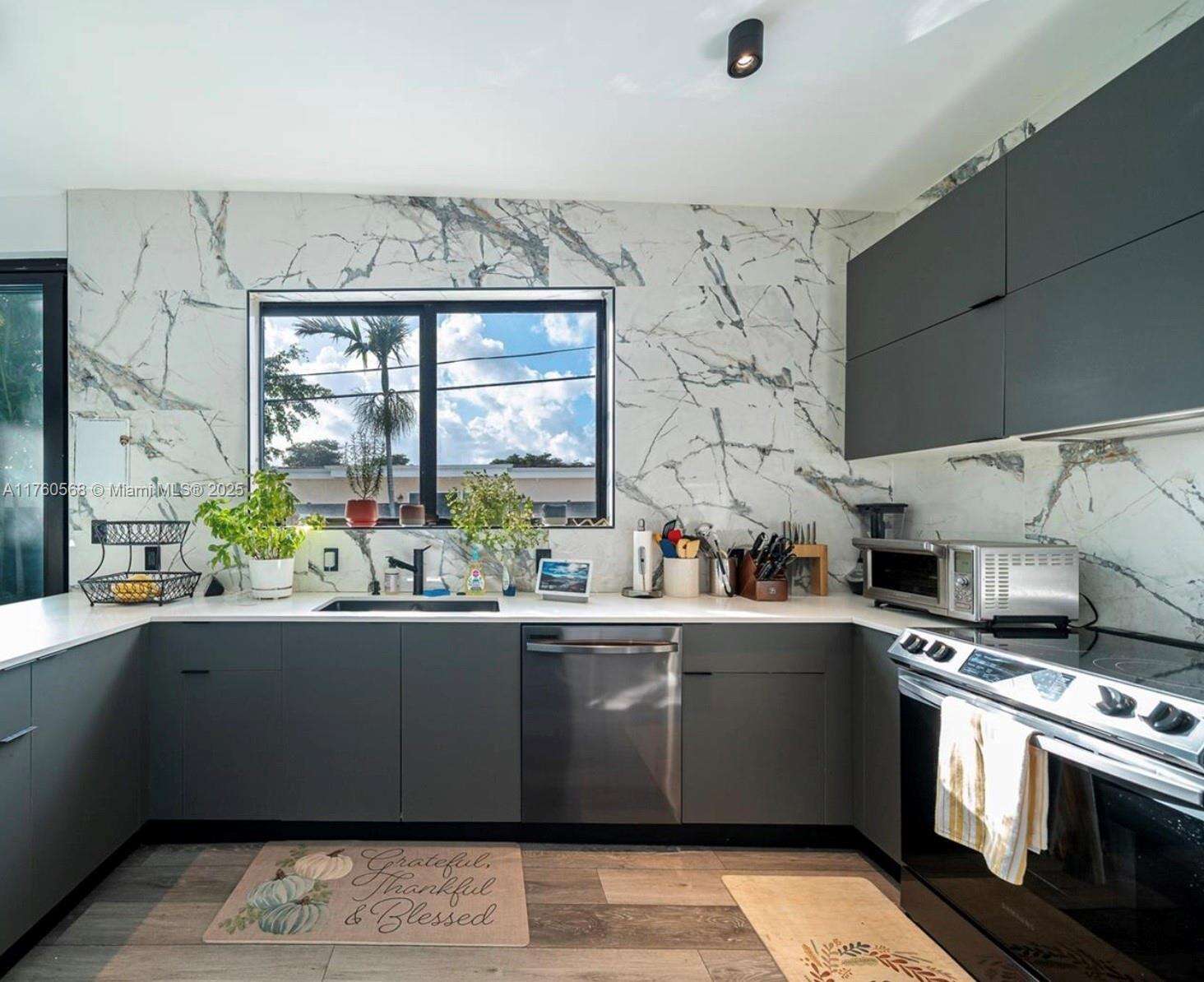 Miami | 19600 19th Ave N/A | Picture 9