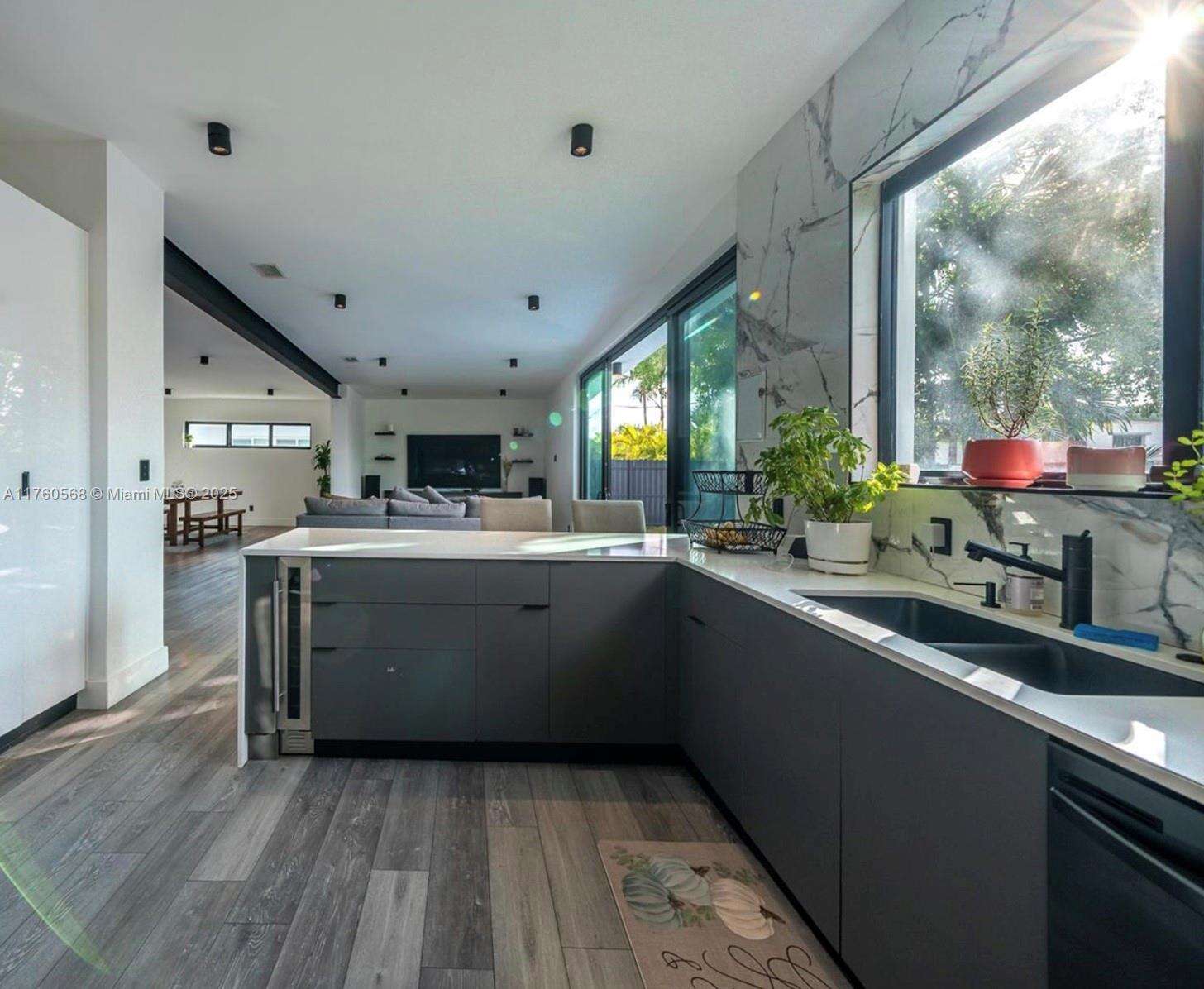 Miami | 19600 19th Ave N/A | Picture 10