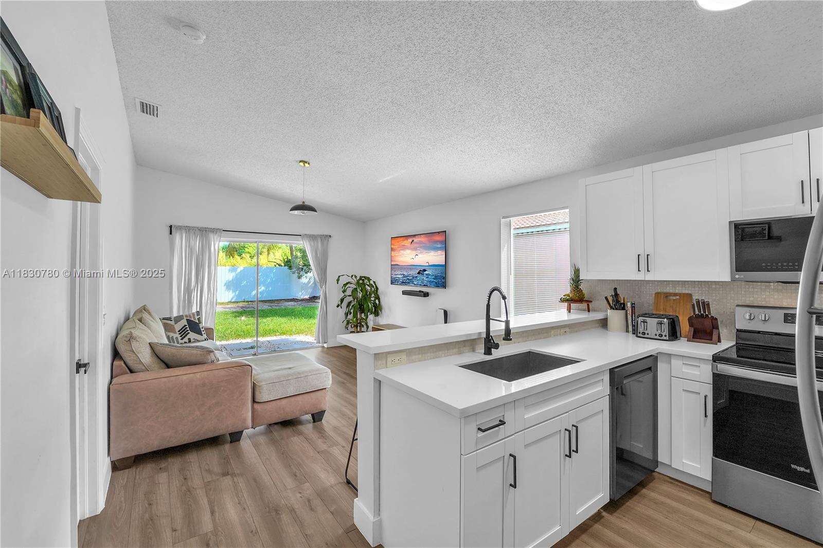 Miami | 17018 142nd Pl N/A | Picture 12