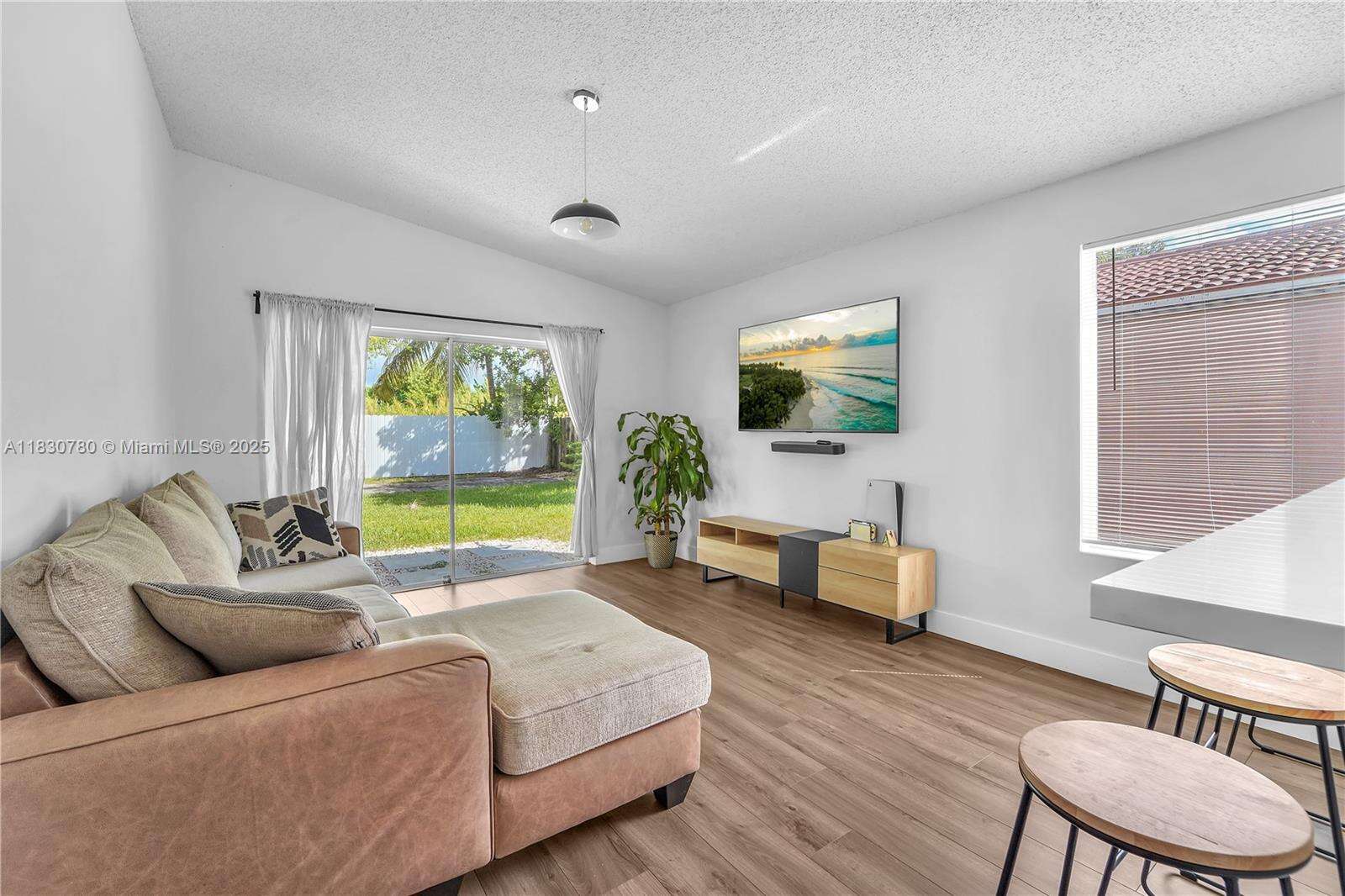 Miami | 17018 142nd Pl N/A | Picture 13