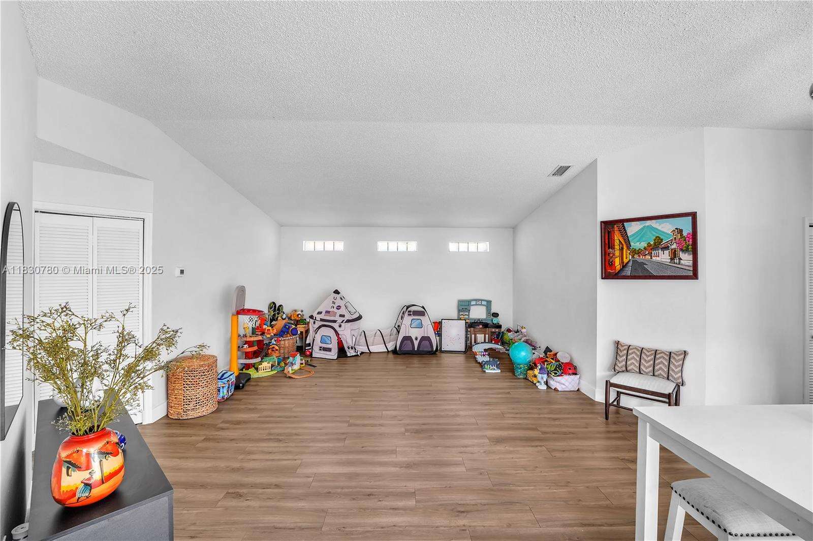 Miami | 17018 142nd Pl N/A | Picture 16