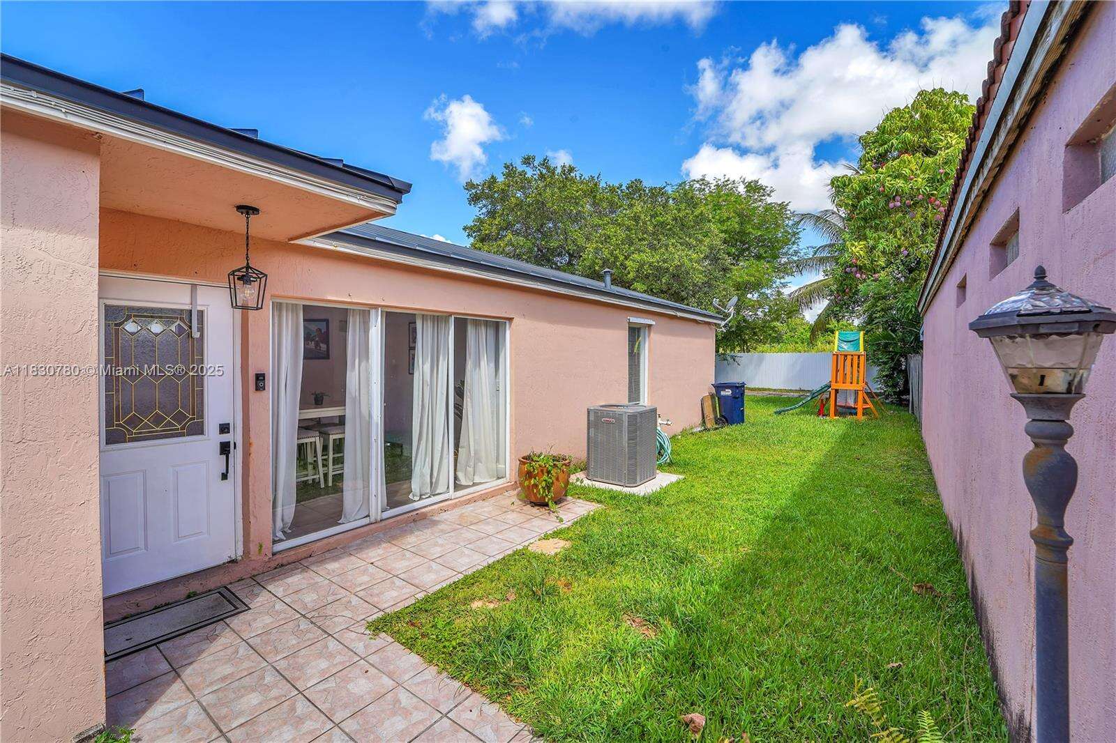 Miami | 17018 142nd Pl N/A | Picture 25