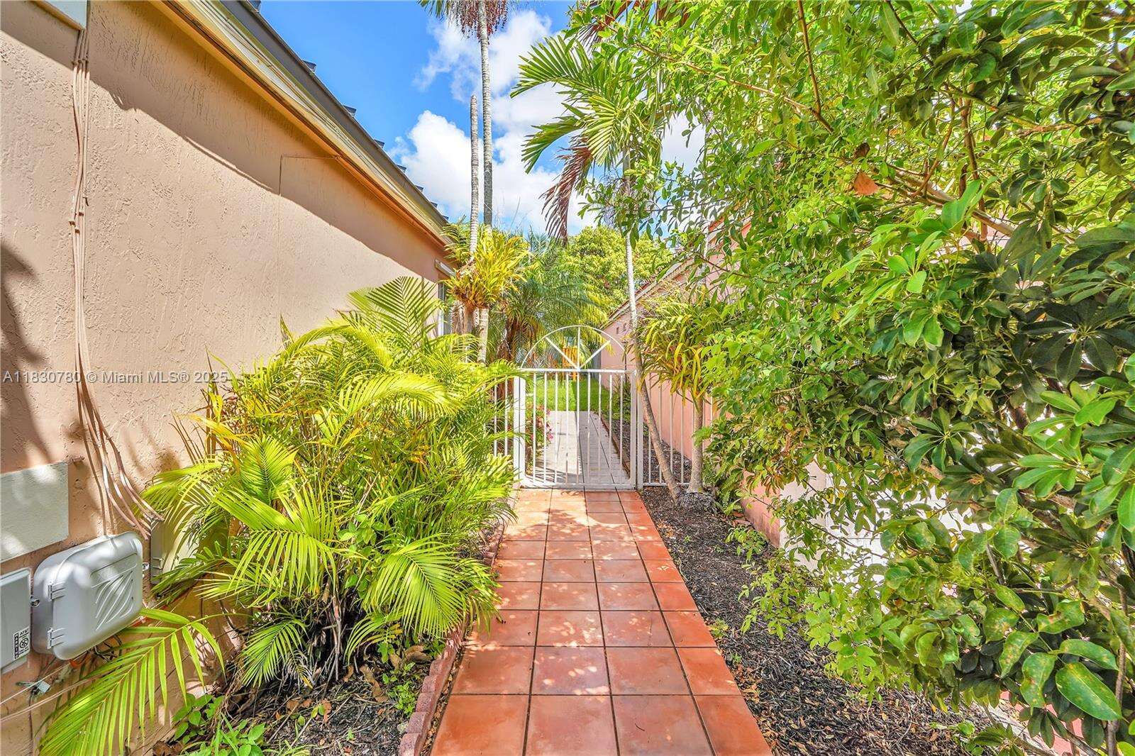 Miami | 17018 142nd Pl N/A | Picture 5