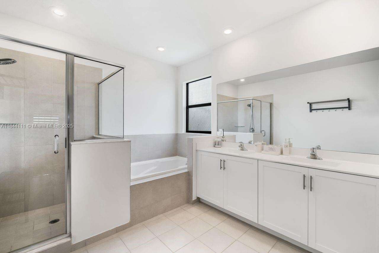 Miami | 12861 229 Th Terrace N/A | Picture 15