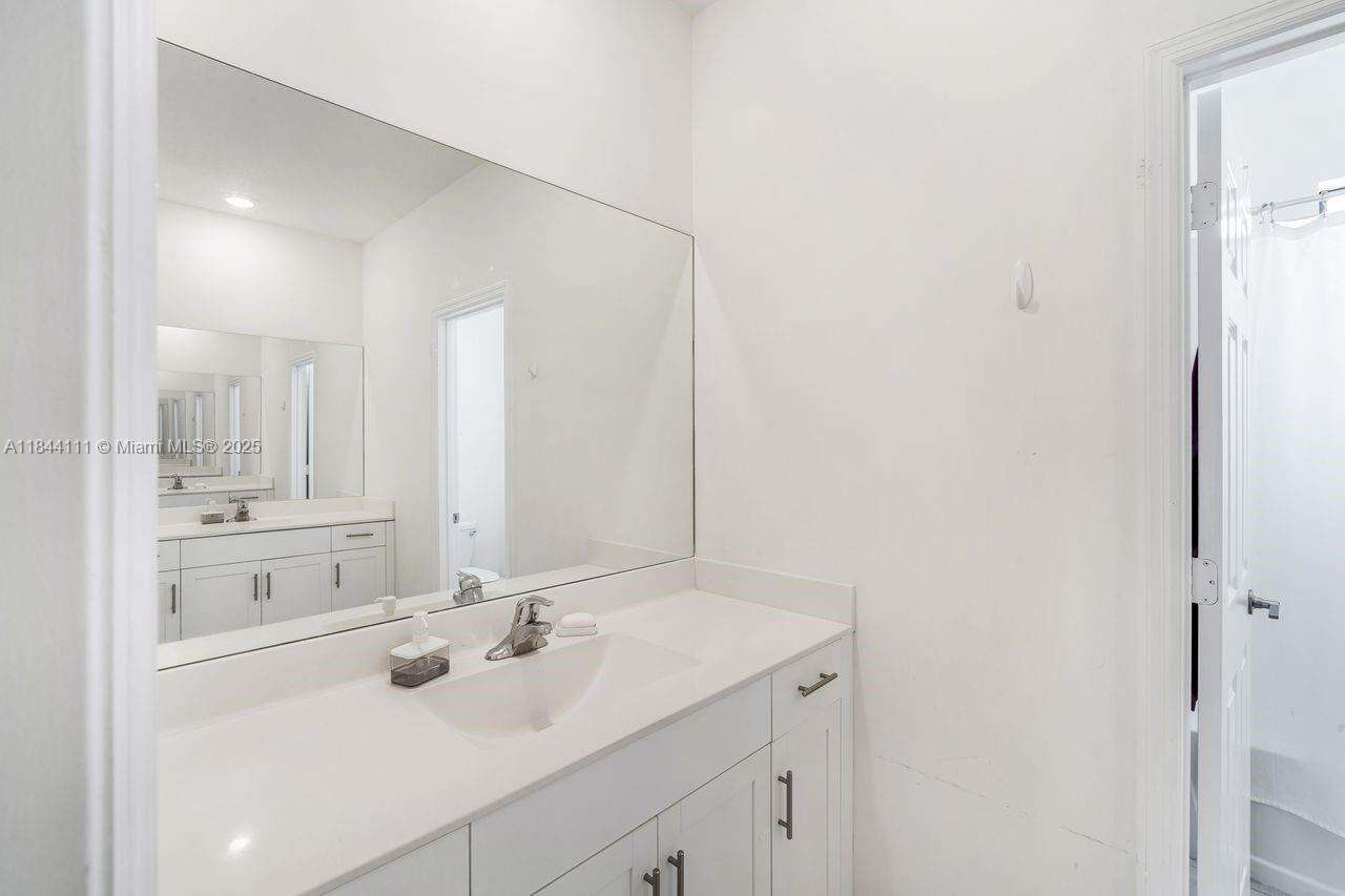 Miami | 12861 229 Th Terrace N/A | Picture 18