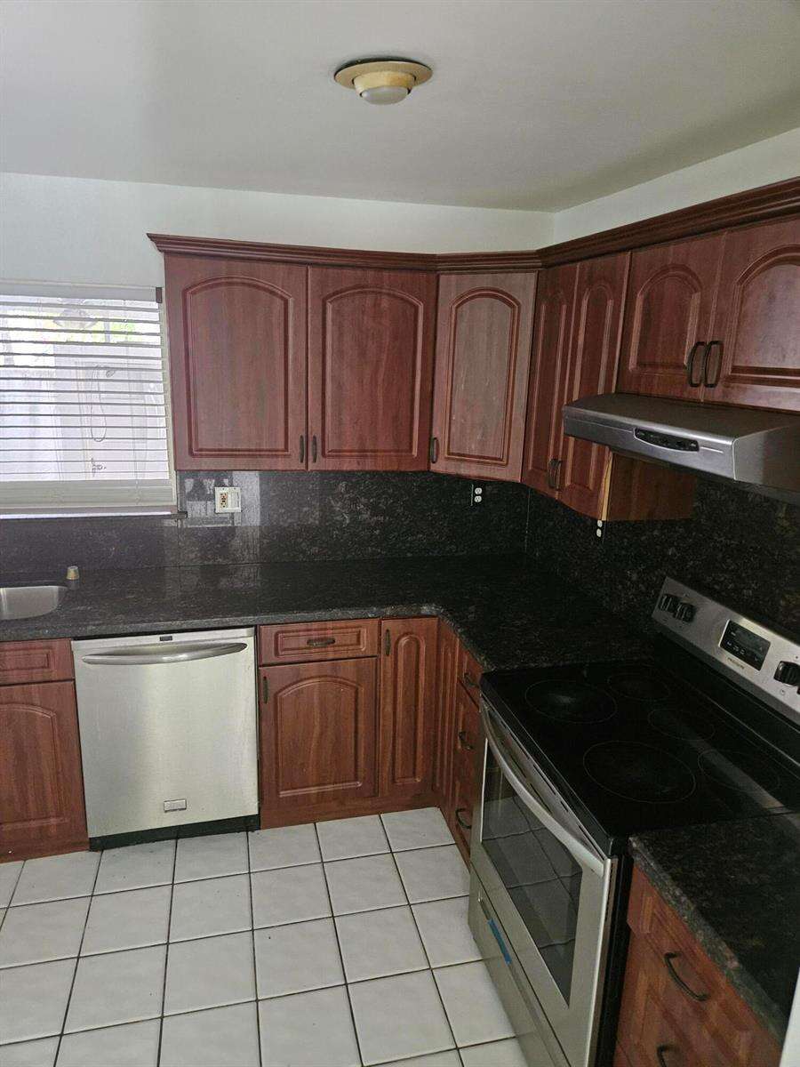 Miami | 21109 3 N/A | Picture 17