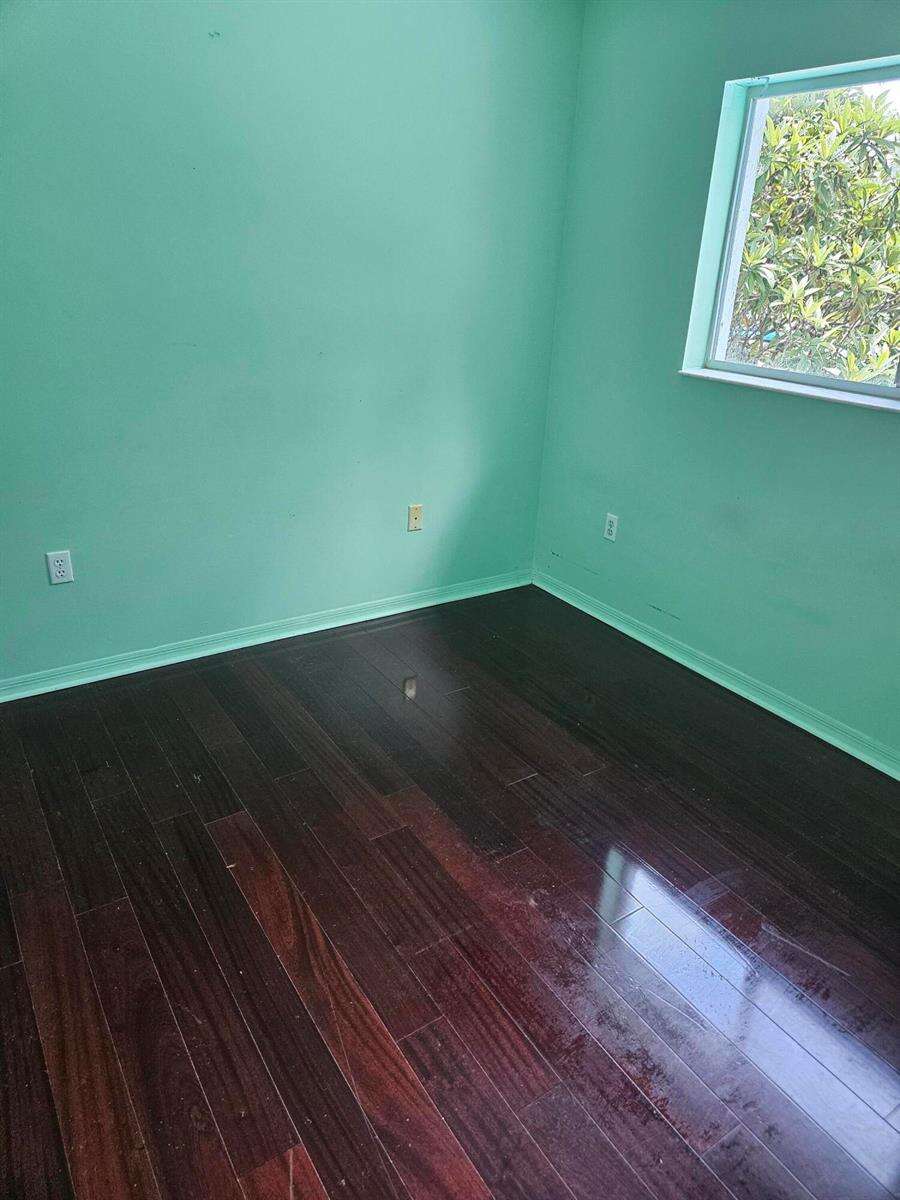 Miami | 21109 3 N/A | Picture 20