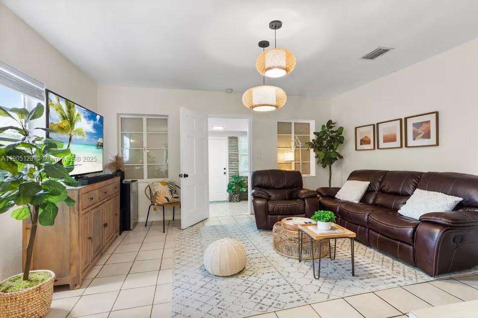 Miami | 402 102nd St N/A | Picture 13