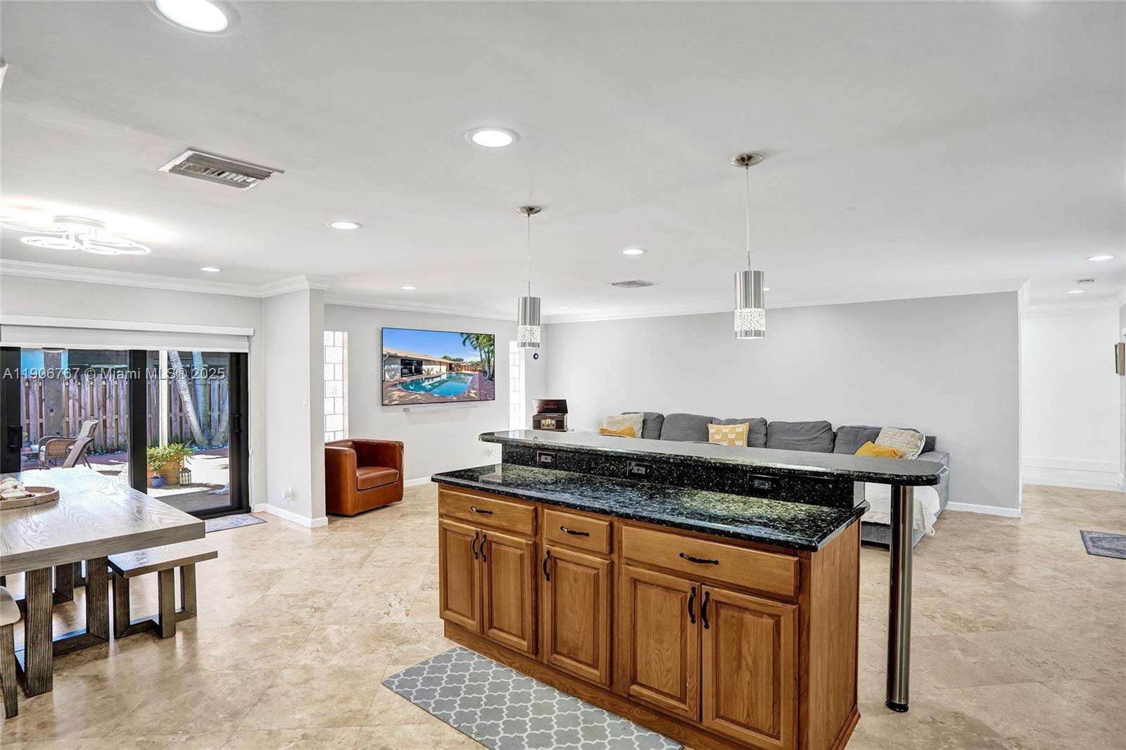 Sunrise | 9350 43rd Mnr N/A | Picture 13