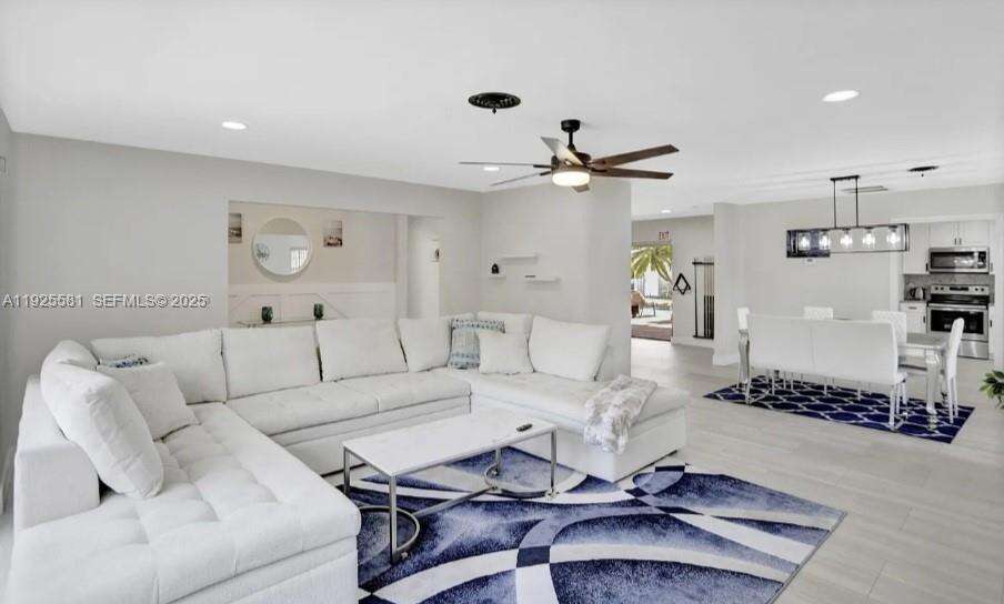 Hollywood | 5500 Buchanan St N/A | Picture 20
