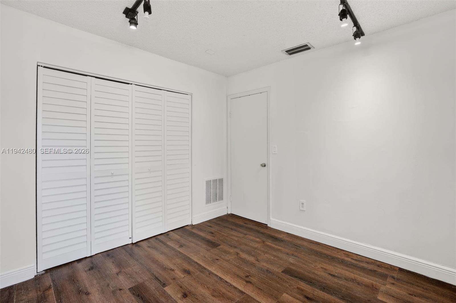 Miami | 6905 104th Ct N/A | Picture 21