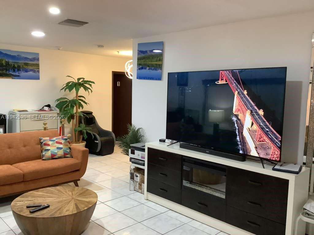 North Lauderdale | 6706 Inwood N/A | Picture 14