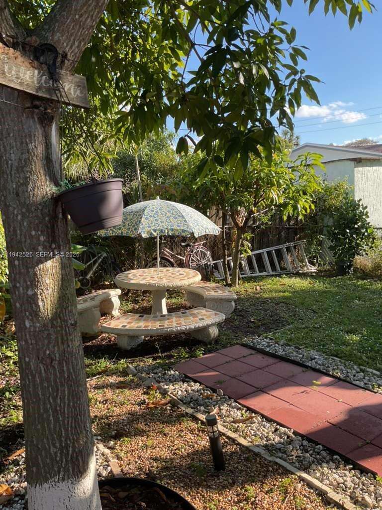 North Lauderdale | 6706 Inwood N/A | Picture 4