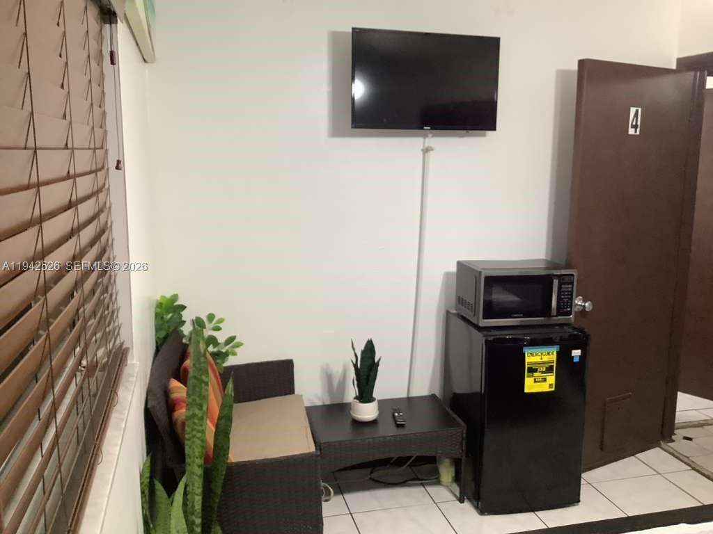 North Lauderdale | 6706 Inwood N/A | Picture 31