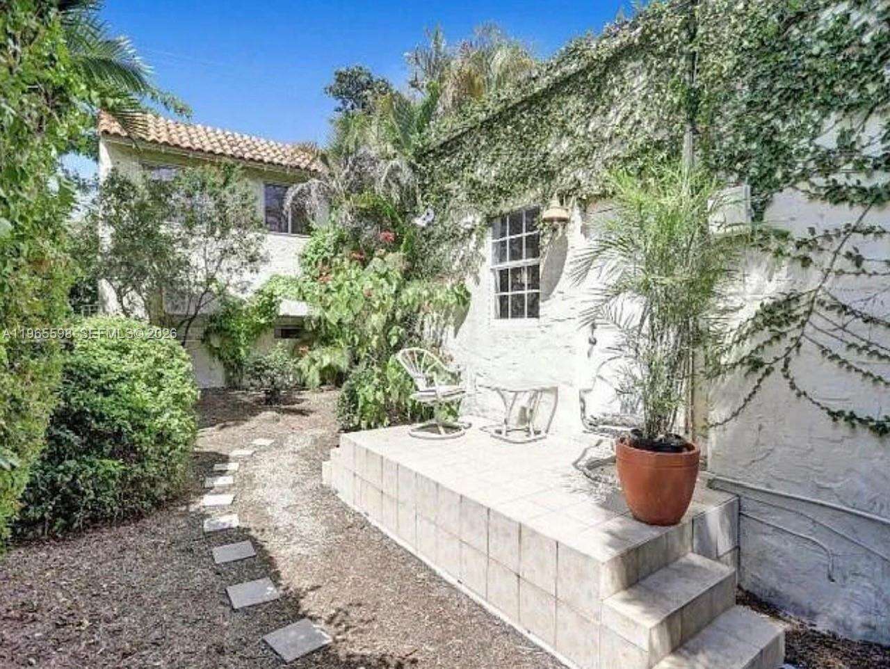 Coral Gables | 1107 Alhambra Cir N/A | Picture 16