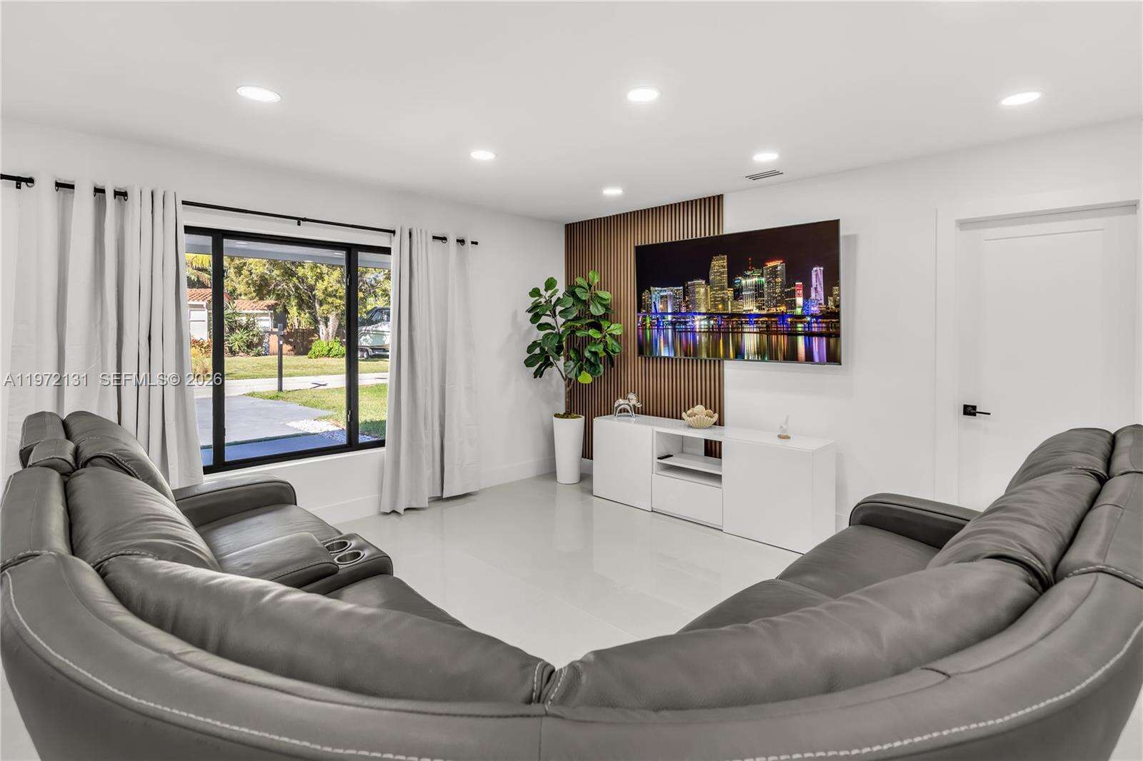 Miami | 348 117th St N/A | Picture 10