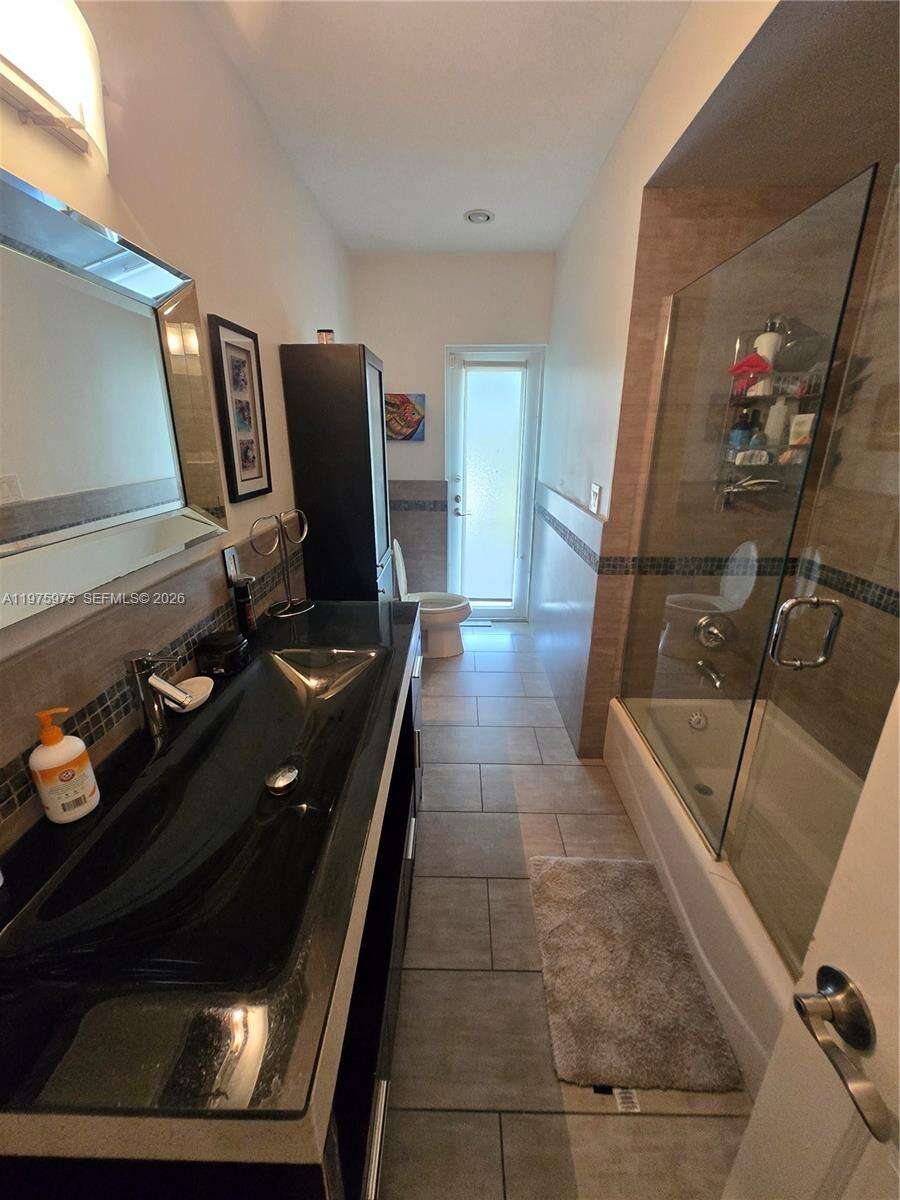 Miami | 8620 85th Ave N/A | Picture 18