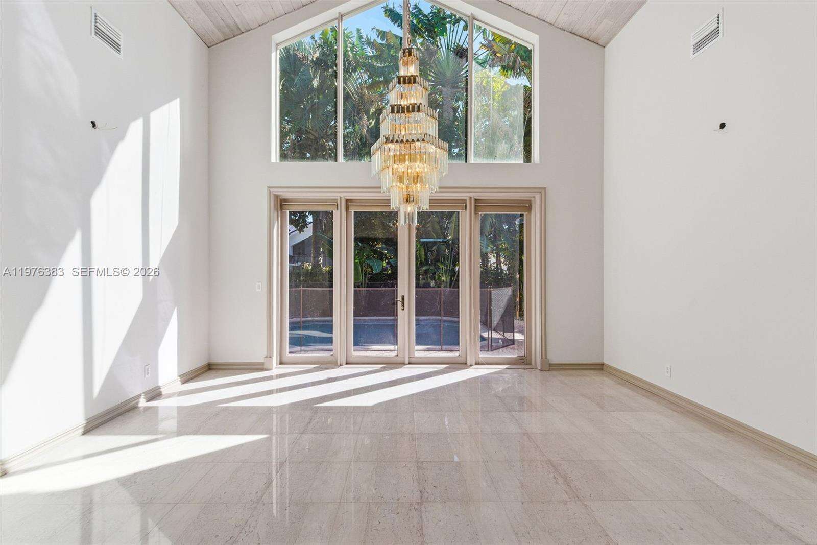 Miami | 9930 145th St N/A | Picture 17