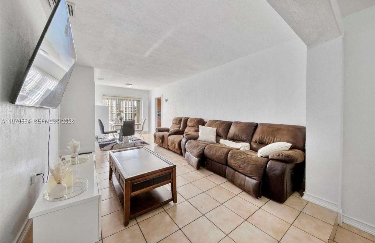 Miami | 5300 6th St N/A | Picture 11