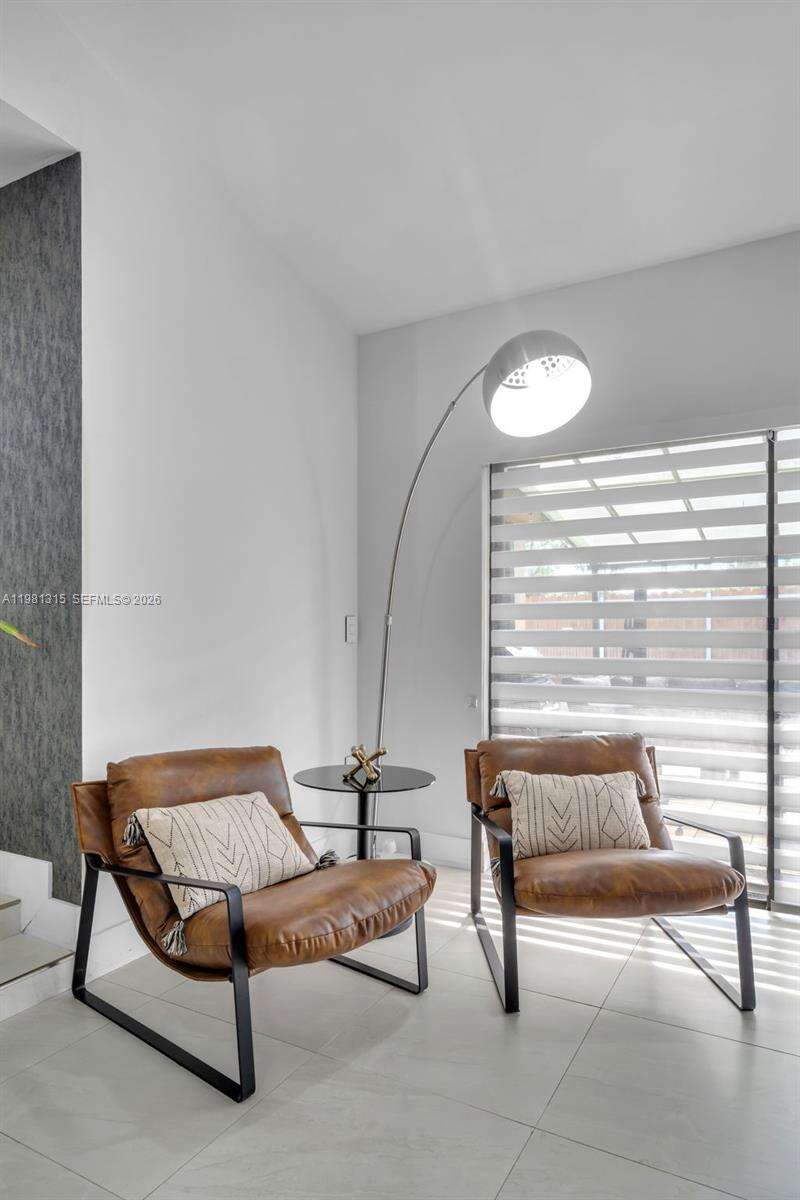 Miami | 19951 10th Place Way N/A | Picture 13
