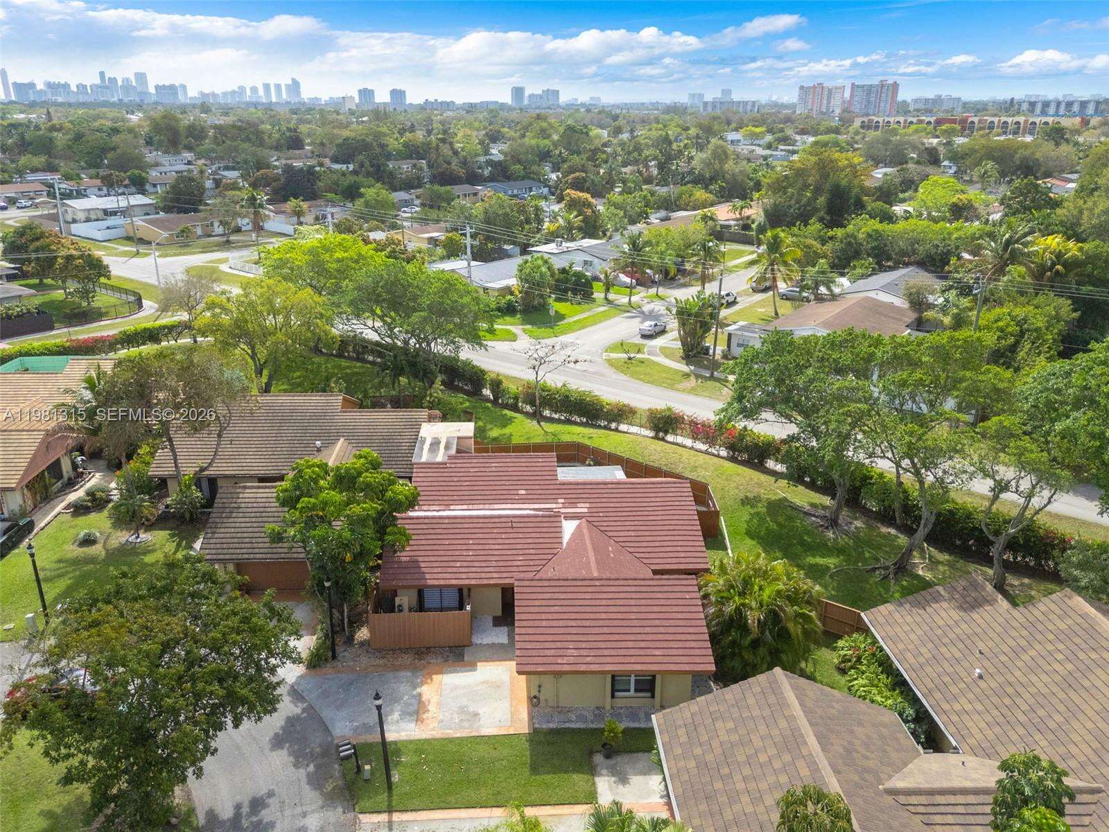 Miami | 19951 10th Place Way N/A | Picture 34