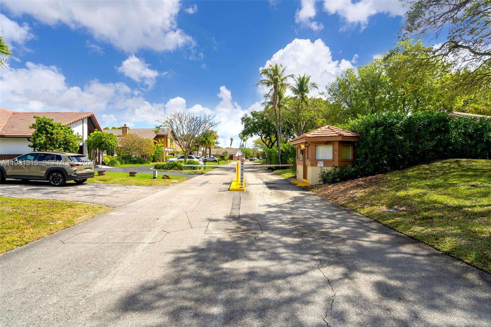 Miami | 19951 10th Place Way N/A | Picture 41