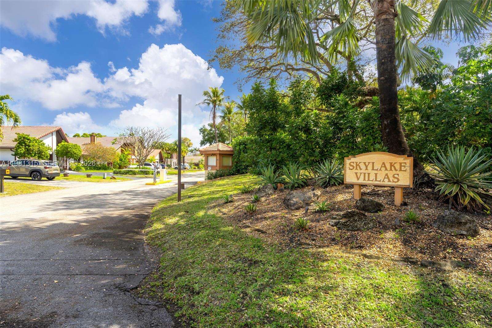 Miami | 19951 10th Place Way N/A | Picture 42