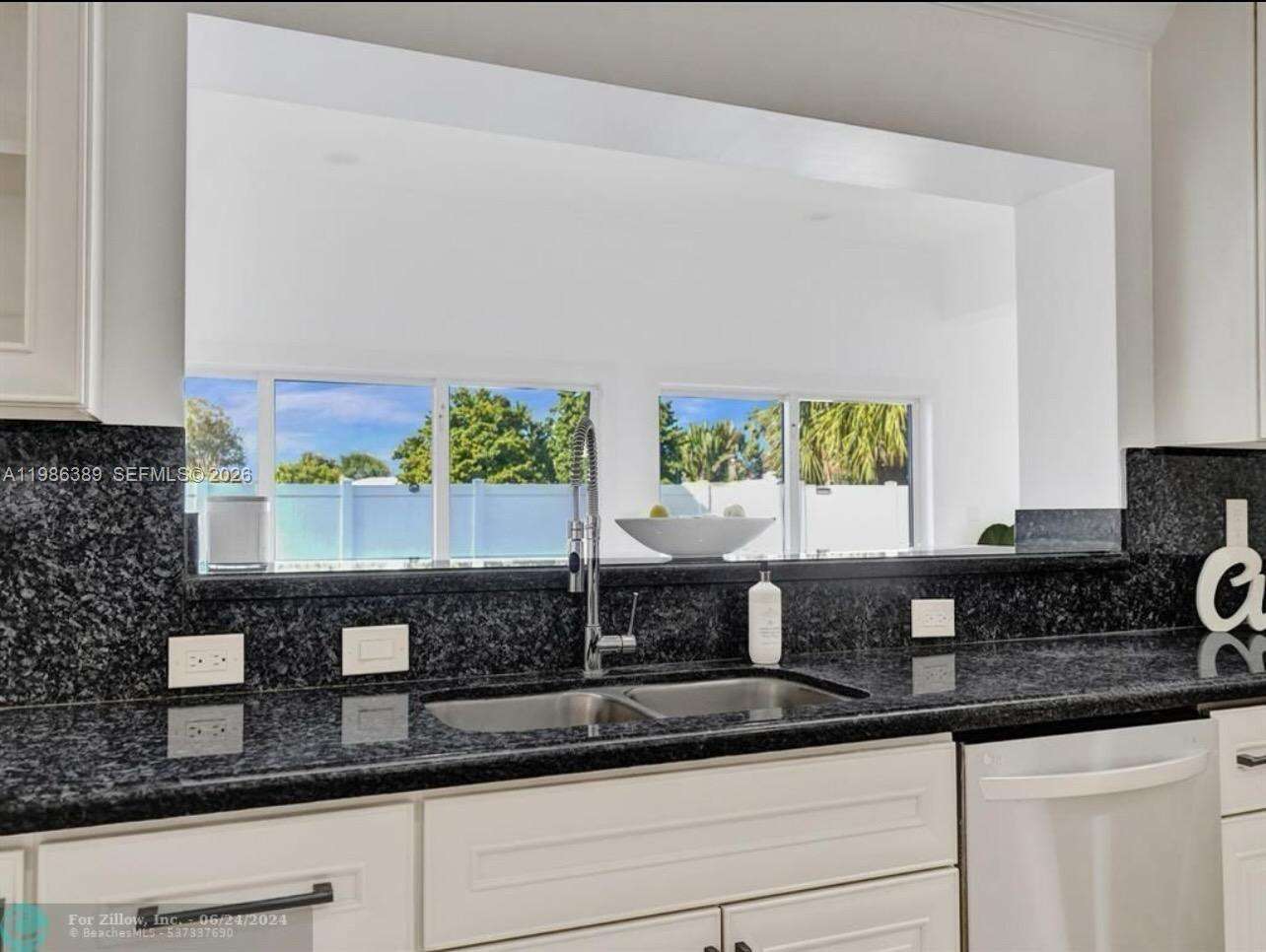 Fort Lauderdale | 2319 35th Dr N/A | Picture 8