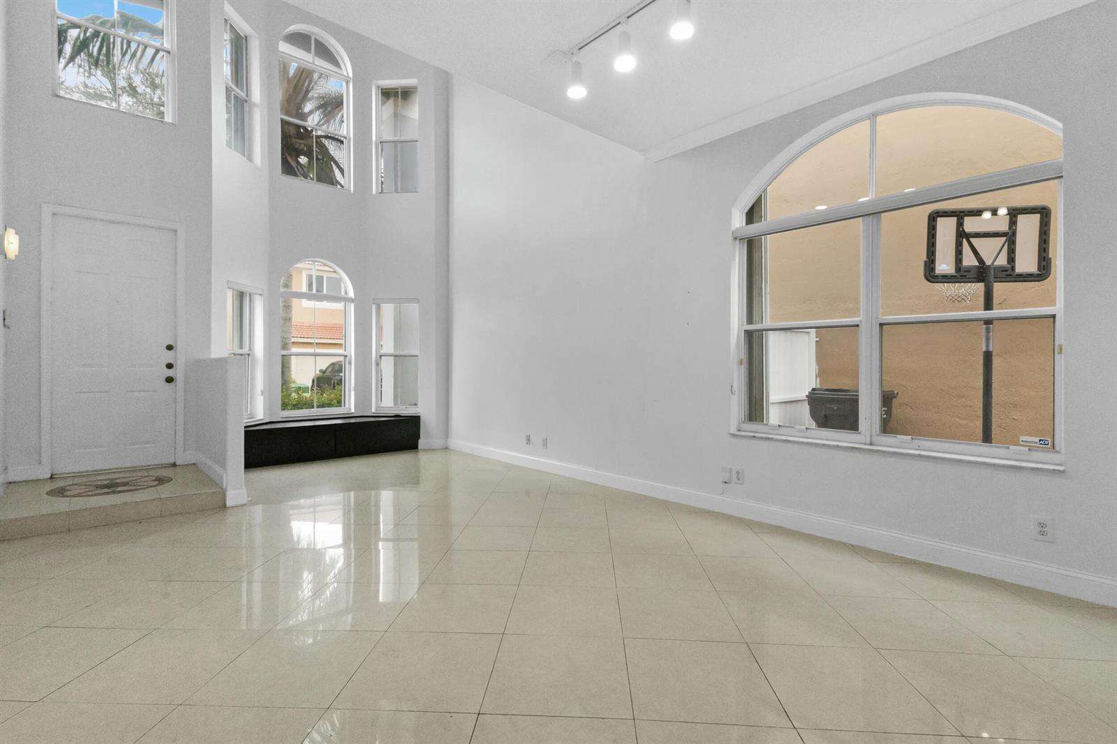 Hollywood | 3768 50th N/A | Picture 3