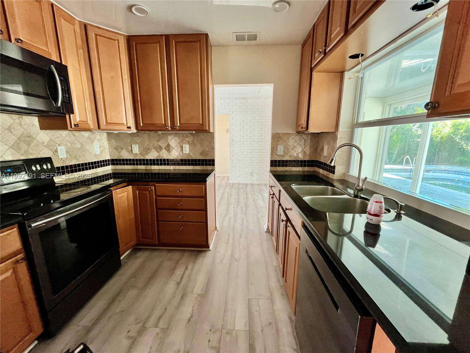 Oakland Park | 2031 32nd St N/A | Picture 8
