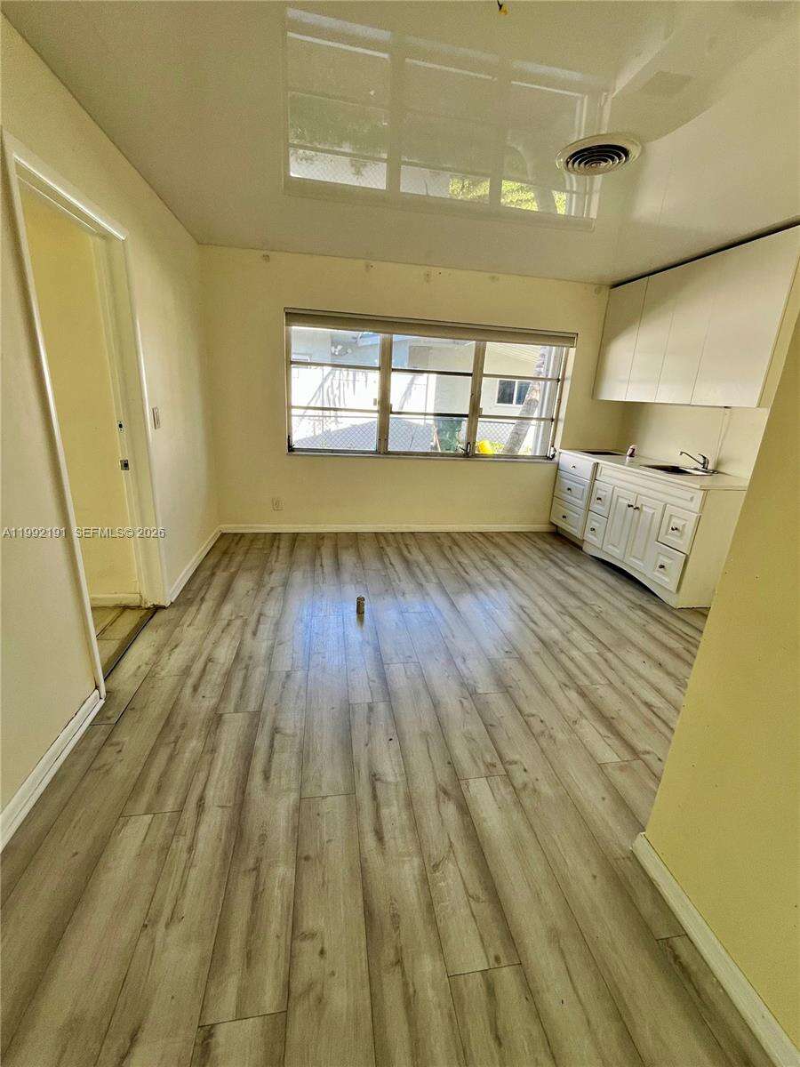 Oakland Park | 2031 32nd St N/A | Picture 9