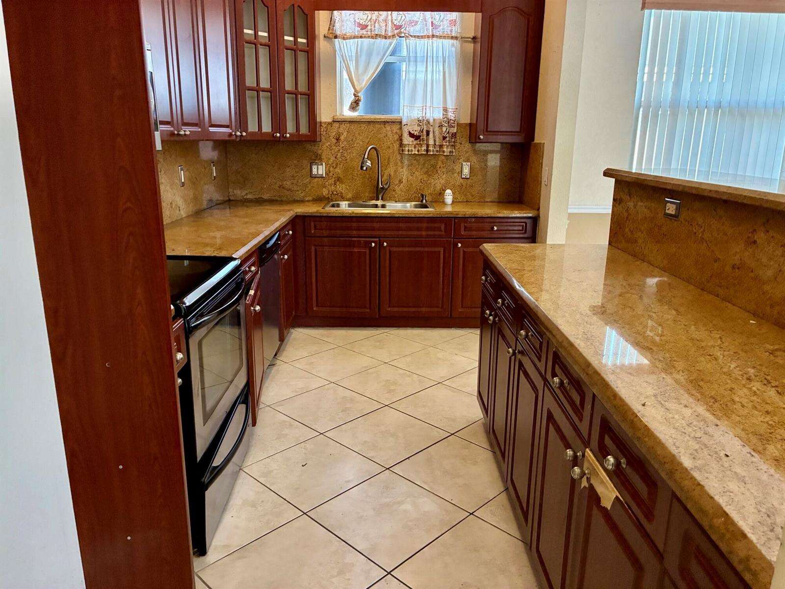 Pompano Beach | 2200 5th N/A | Picture 3
