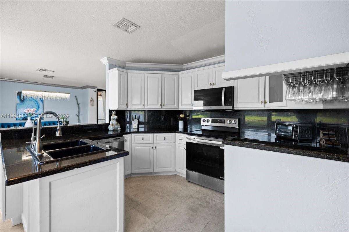 Plantation | 10740 16th Ct N/A | Picture 11