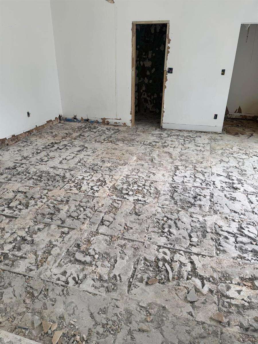 Miami | 290 125th Ave N/A | Picture 19
