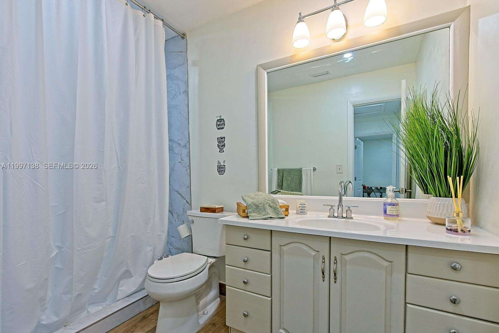 Miami | 10900 124th Rd N/A | Picture 18