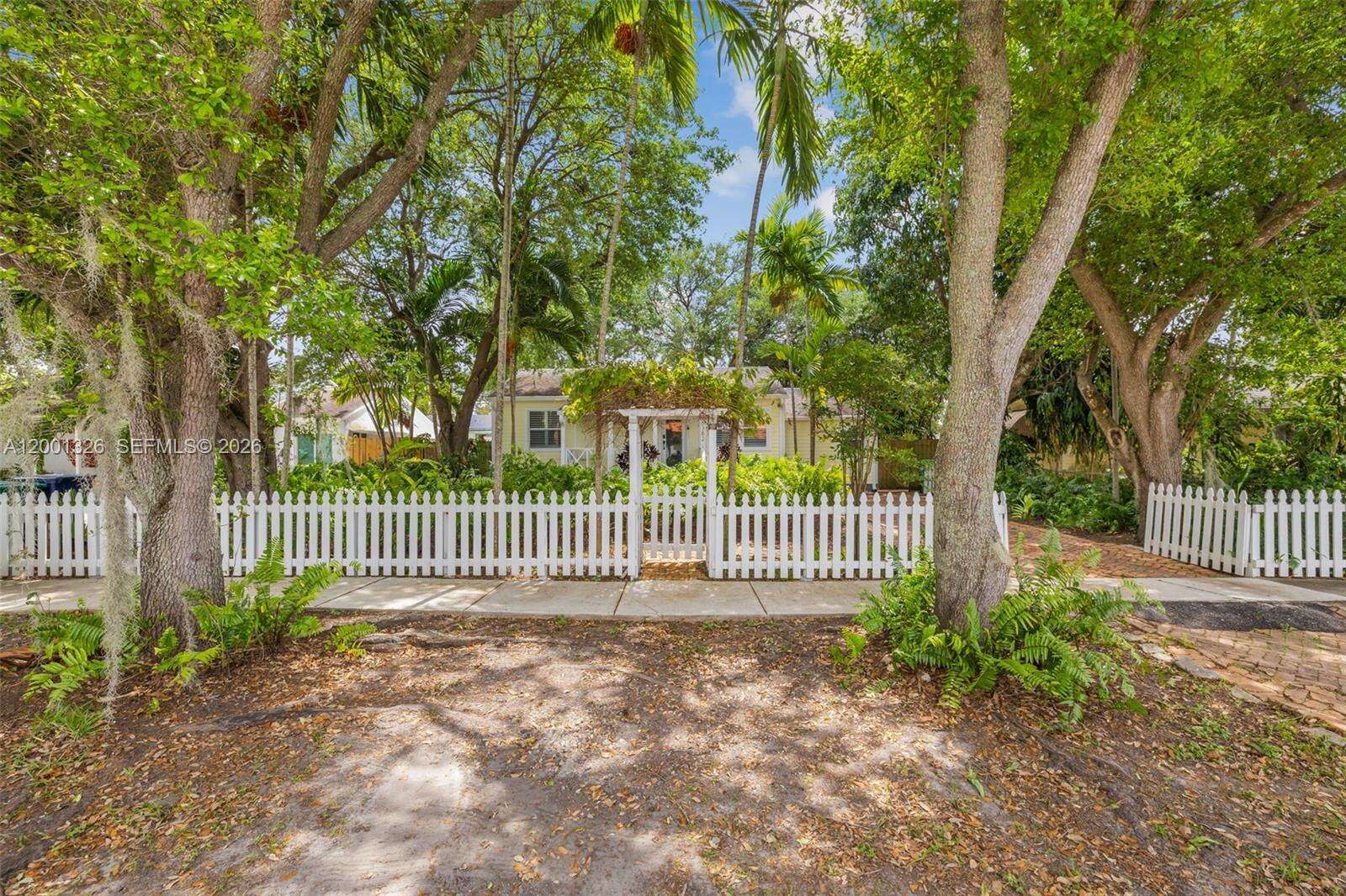 Miami | 6382 38th St N/A | Picture 1