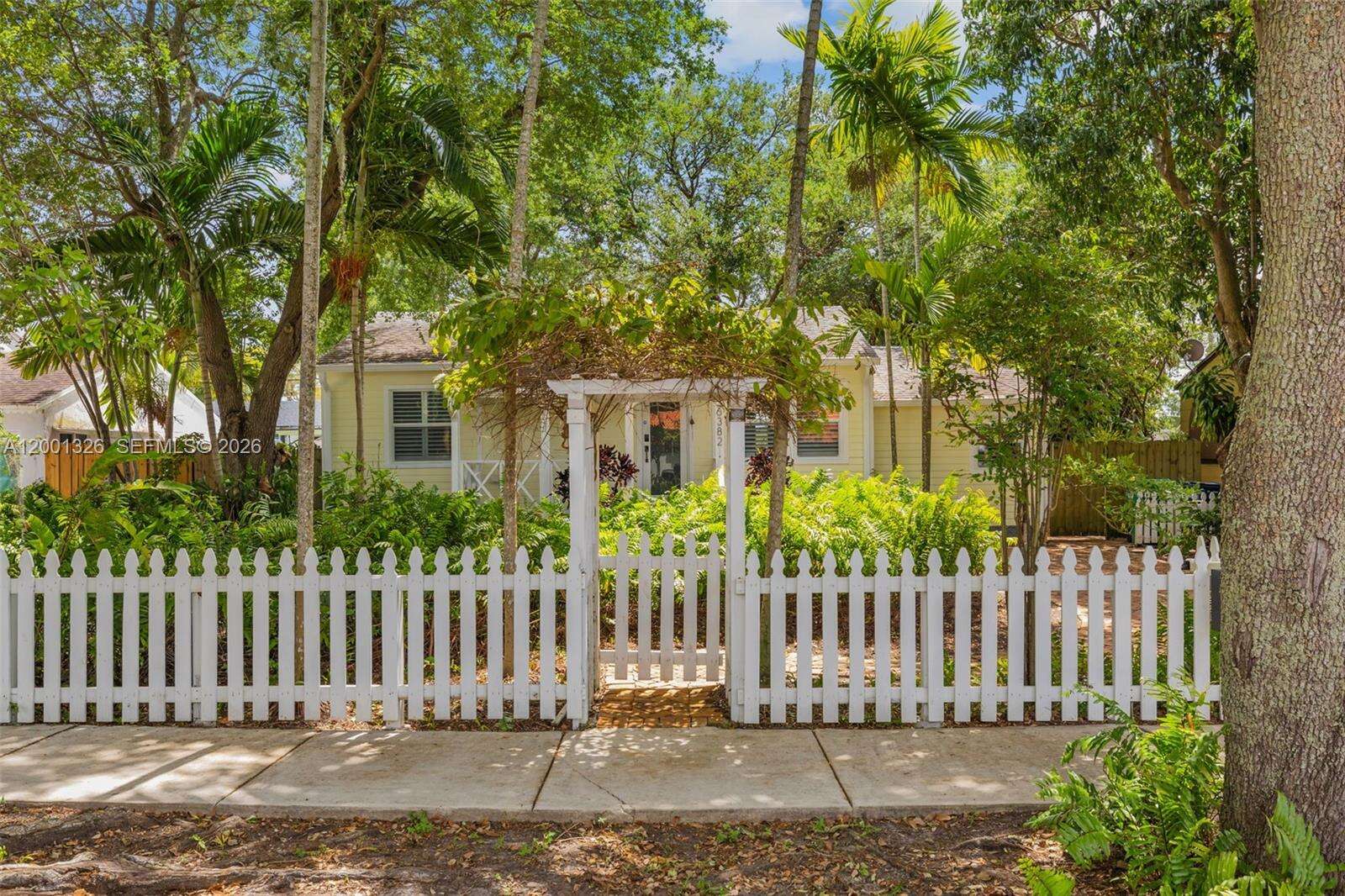 Miami | 6382 38th St N/A | Picture 2
