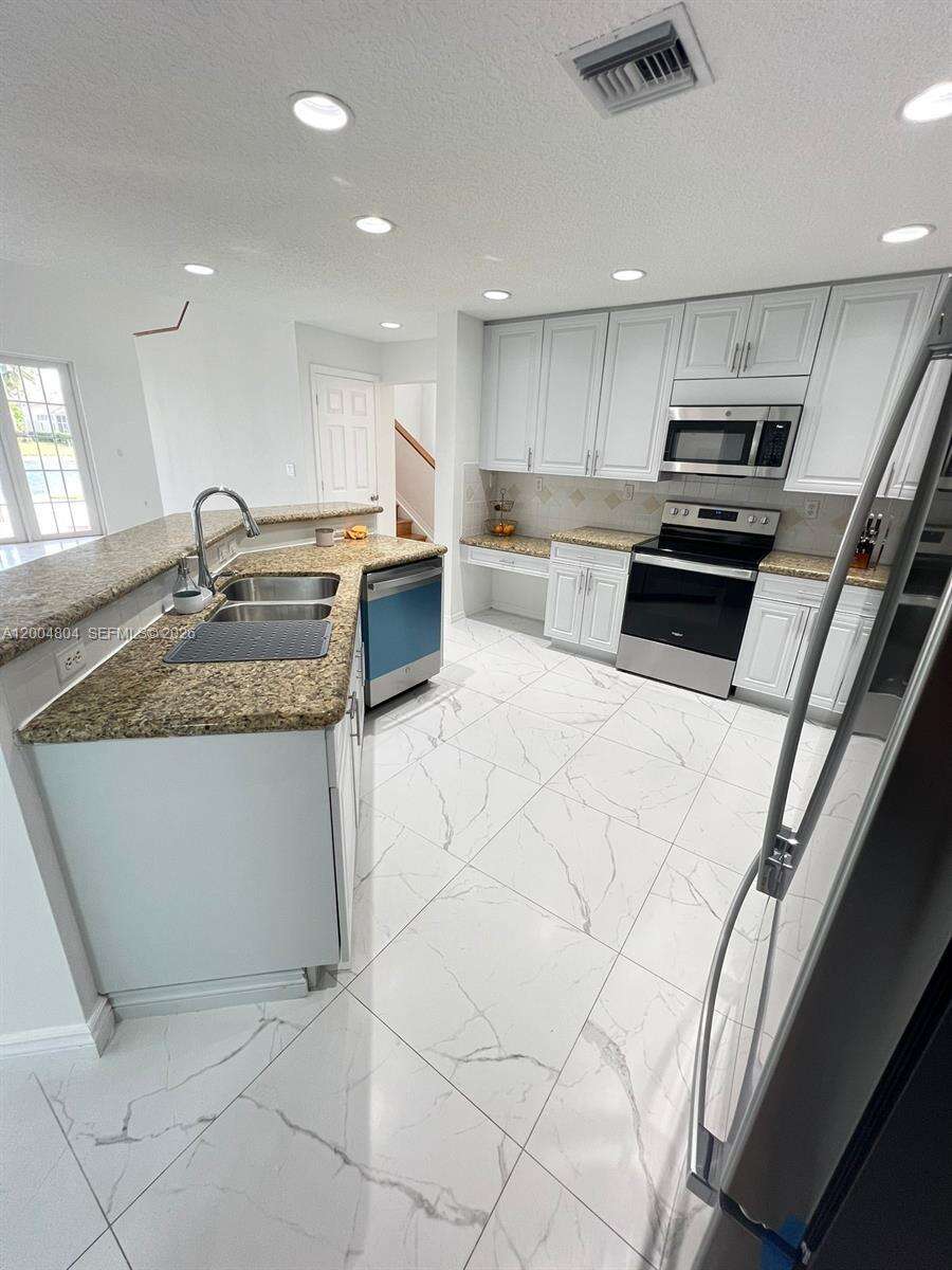 Pembroke Pines | 13840 20th St N/A | Picture 6