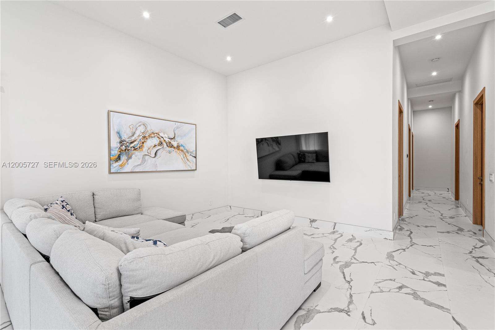 Hallandale Beach | 635 9th St N/A | Picture 19