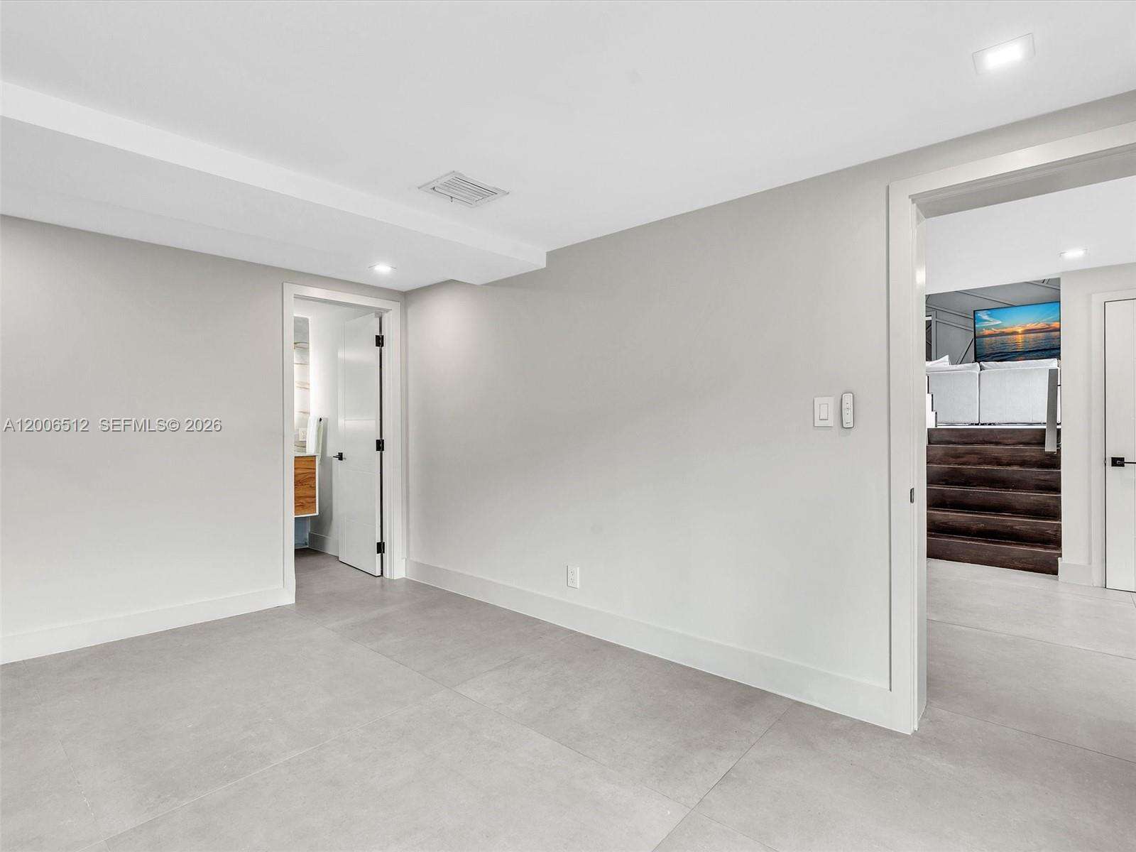 Fort Lauderdale | 2448 Okeechobee Ln N/A | Picture 21