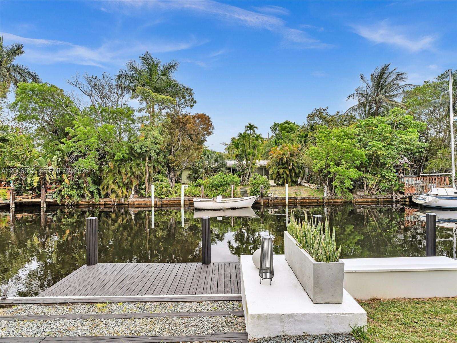 Fort Lauderdale | 2448 Okeechobee Ln N/A | Picture 25