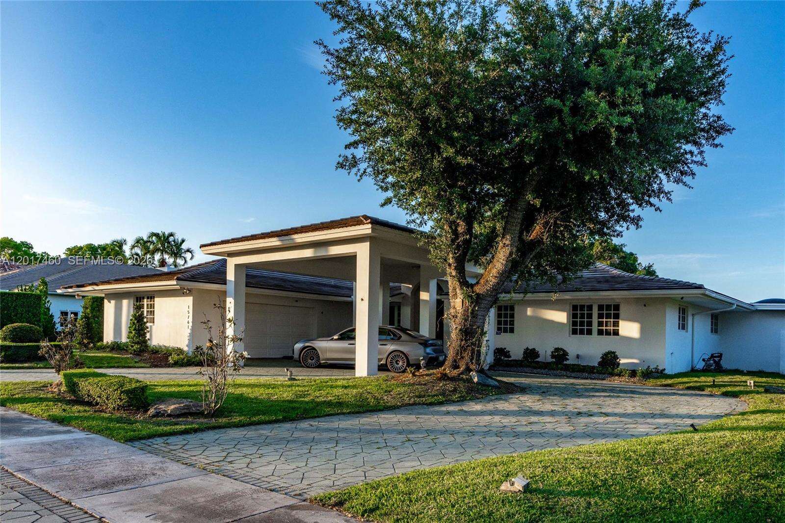 Miami Lakes | 15761 Turnberry Dr N/A | Picture 2