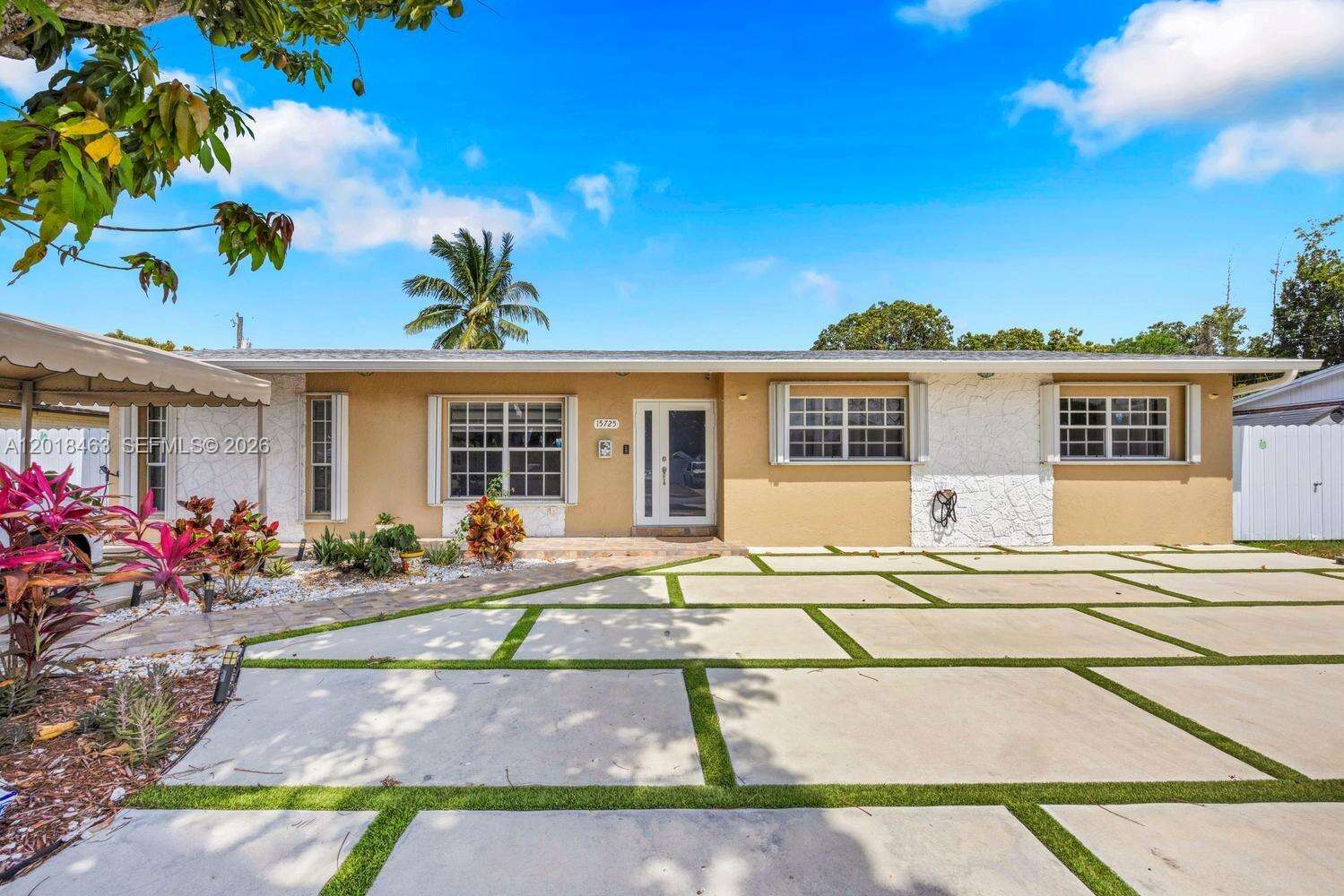Miami | 15725 102nd Pl N/A | Picture 1