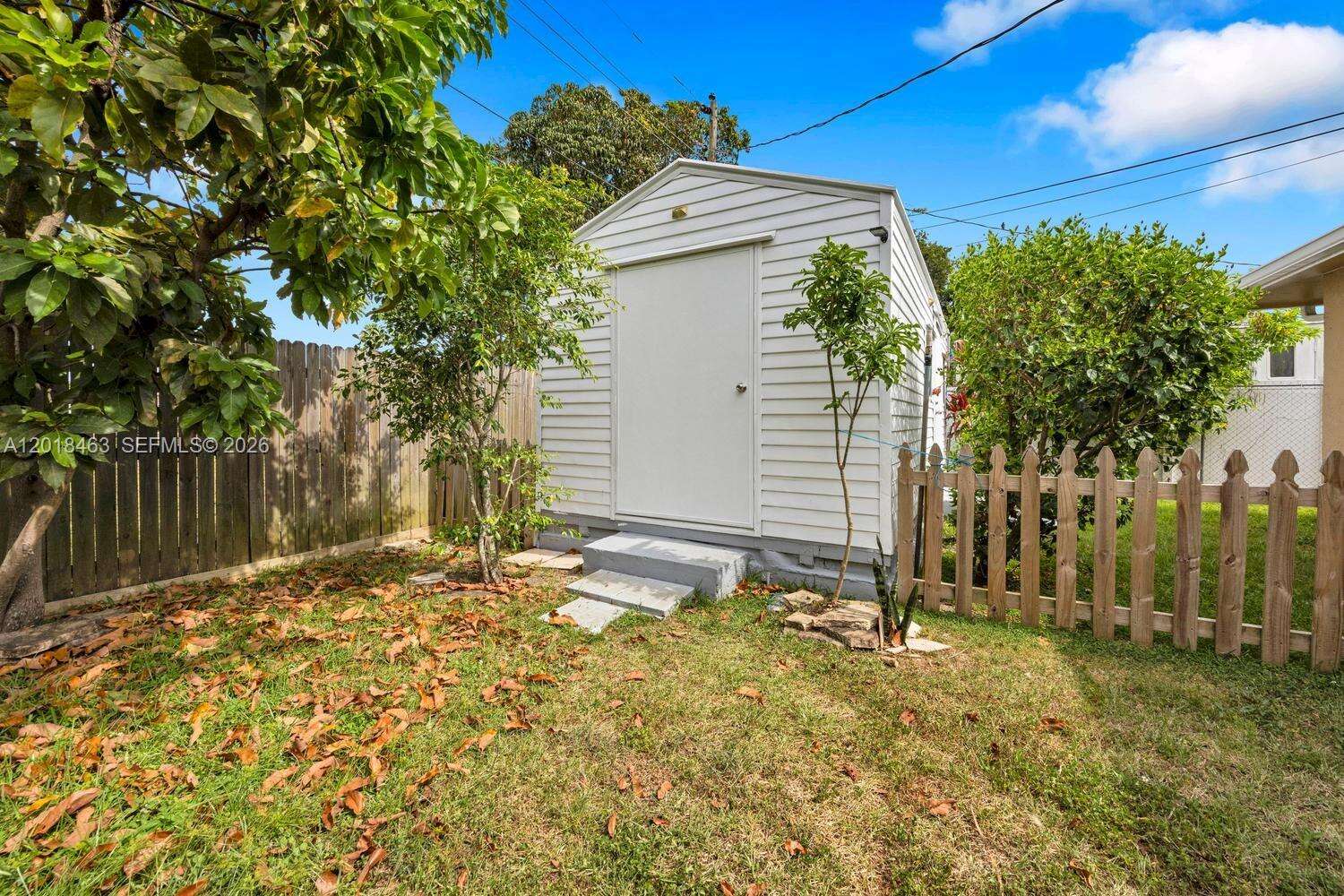 Miami | 15725 102nd Pl N/A | Picture 30