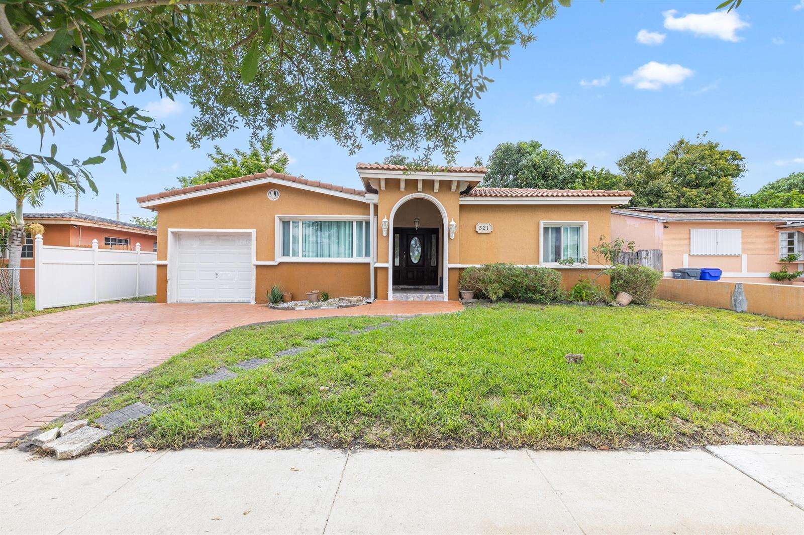 Hollywood | 321 72nd N/A | Picture 1