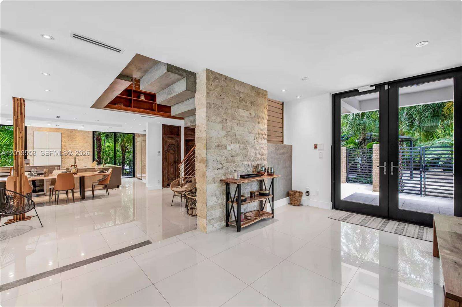 Miami | 994-990 78th N/A | Picture 2