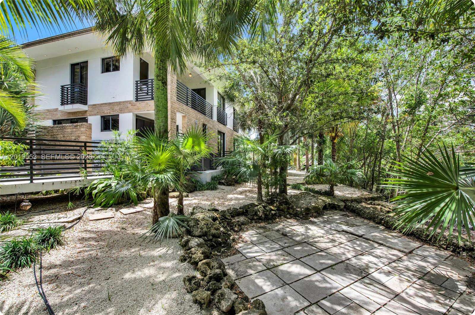 Miami | 994-990 78th N/A | Picture 47