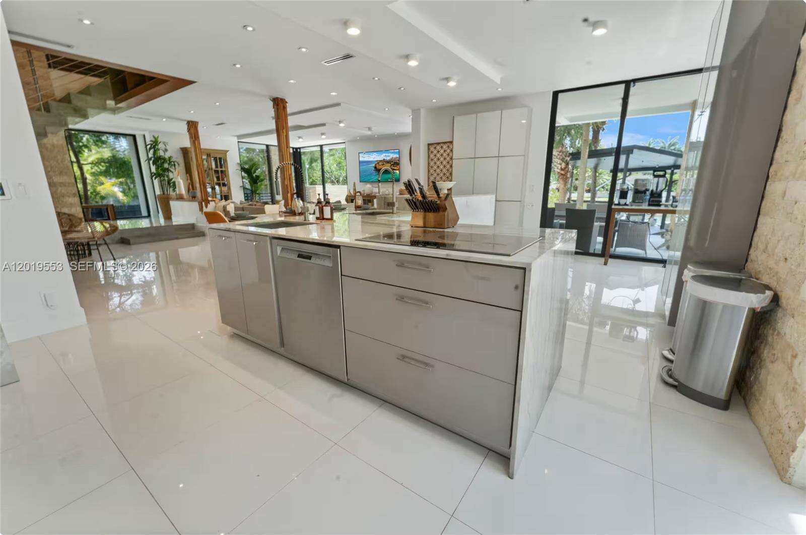 Miami | 994-990 78th N/A | Picture 10